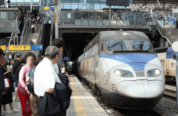 A high-speed KTX train at Seoul Station, symbolizing the travel booking problems that T-Money foreign card users face